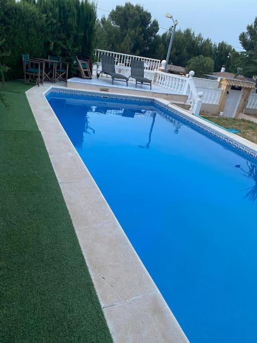 Encantador Y Acogedor Alojamiento Con Piscina Monserrat Ngoại thất bức ảnh